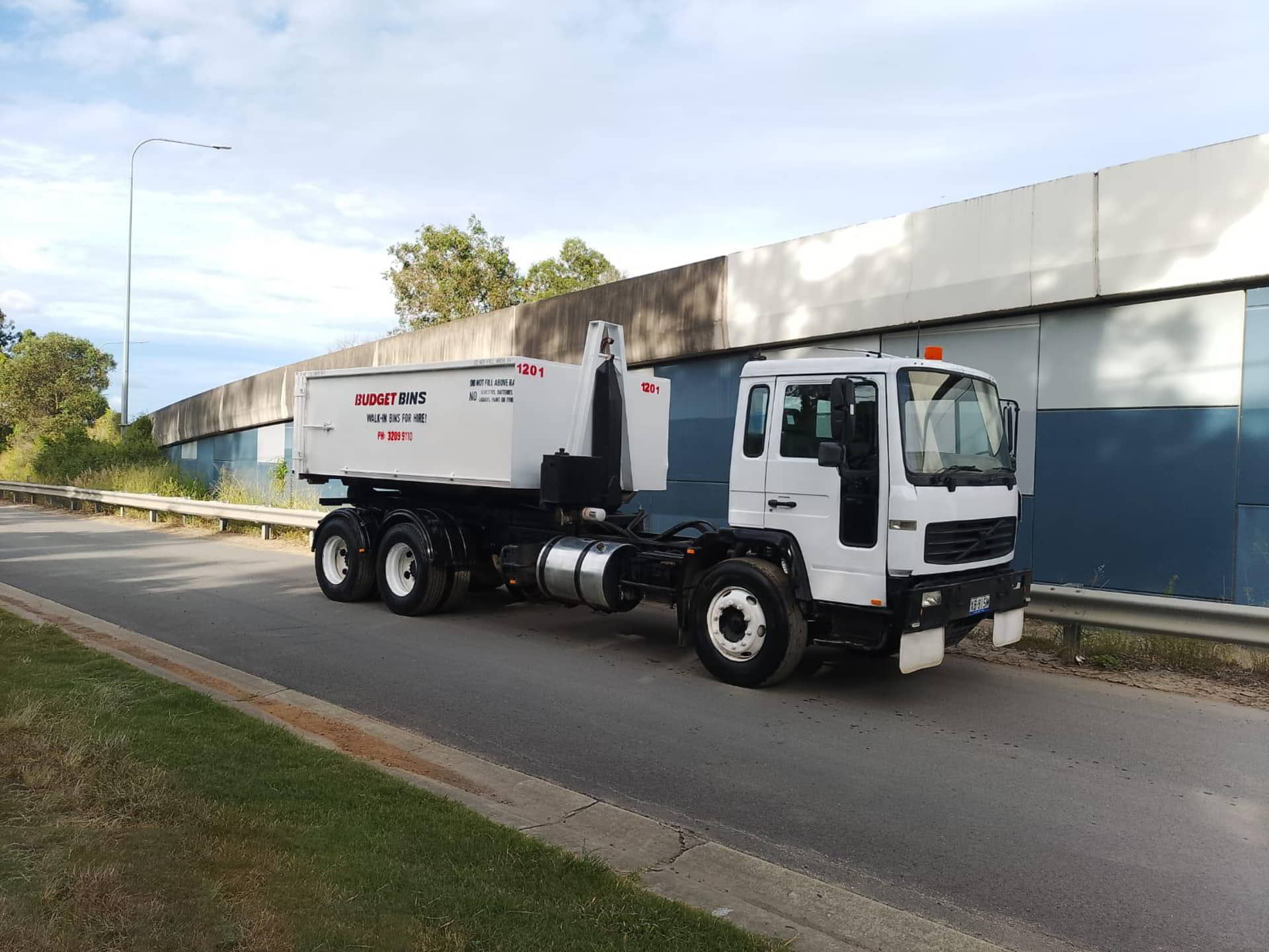 green waste skip bin hire delivery brisbane gold coast budget bins Skip Bin Hire Forest Lake | Reliable Waste Removal